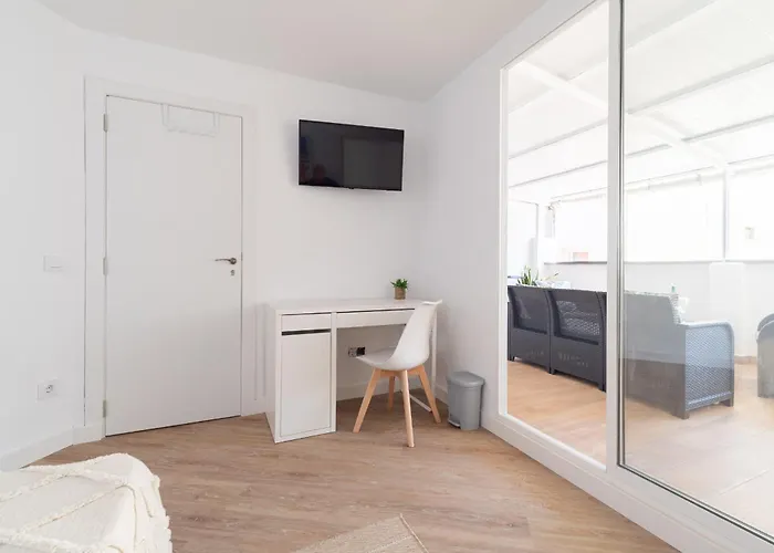 Gran Atico Con Terraza